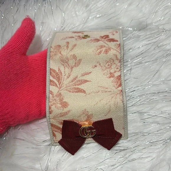 Gucci Floral Ribbon Canvas Leather with Burgundy Bow Key Case - Picture 6 of 6